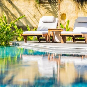 Resort con piscina esterna e solarium alle Cinque Terre: dove prenotare?
