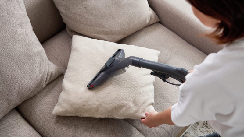 Dedicarsi al Lavaggio Professionale dei Divani a Milano: Un Mondo di Benefici